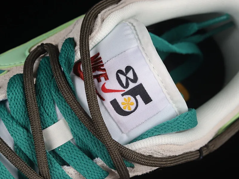 All categories Nk SB Dunk Series Nk SB Dunk Low low-top sneakers Nk SB Dunk Low "85" light green double hook strap deconstruction SB low-top sports and leisure sneakers DO9457-100